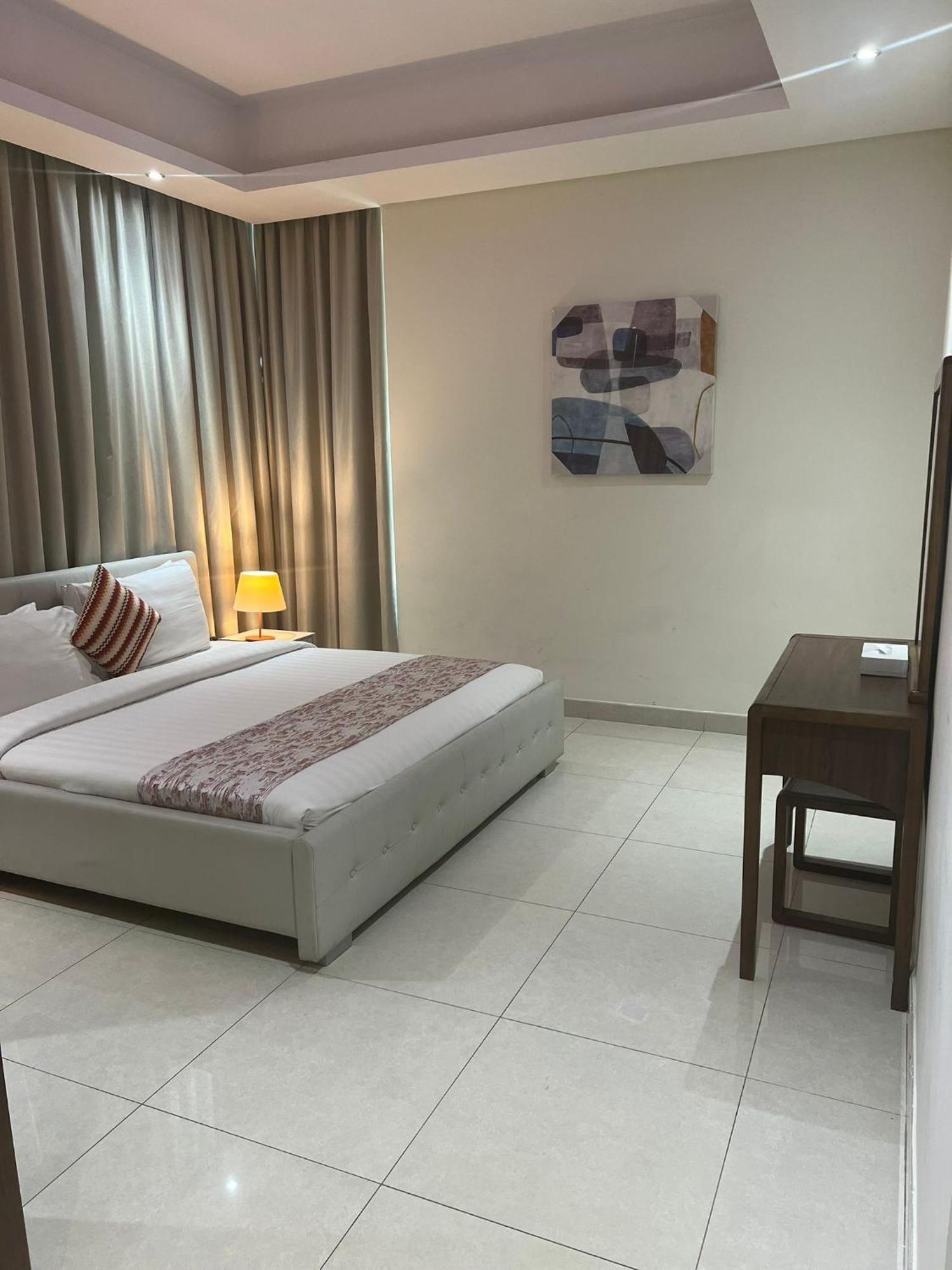 Aparthotel Sirius Tower Al Manamah Esterno foto