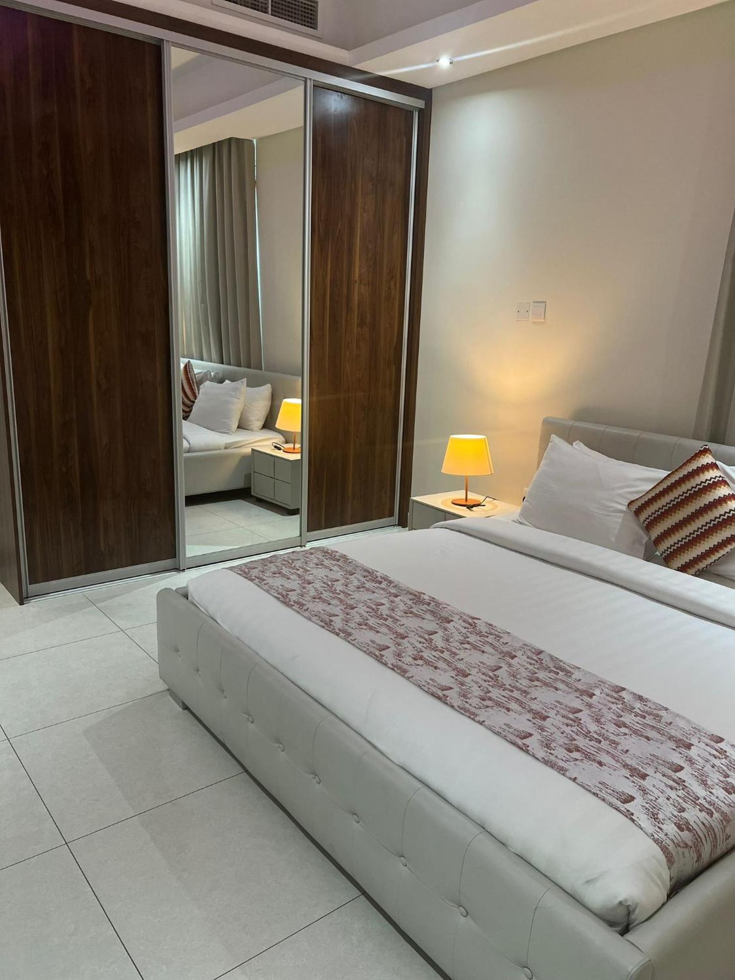 Aparthotel Sirius Tower Al Manamah Esterno foto