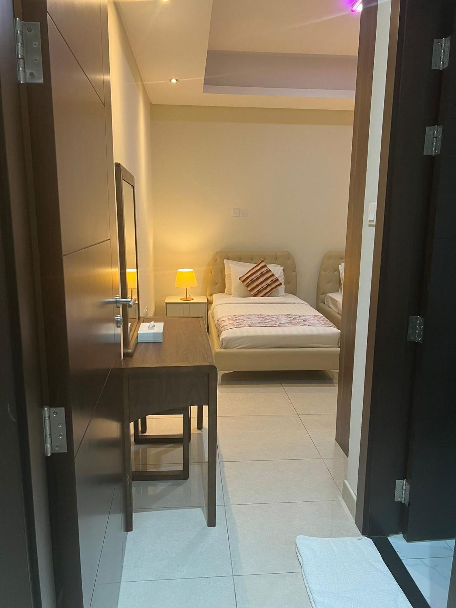 Aparthotel Sirius Tower Al Manamah Esterno foto